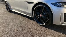 Jaguar XE 2.0 D200 R-Dynamic SE 4dr Auto Diesel Saloon